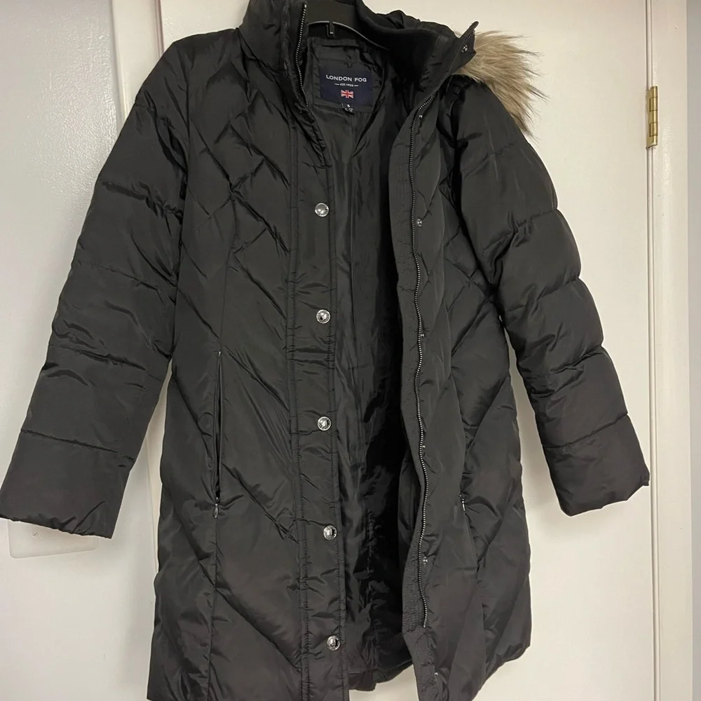 London Fog Women's Black Puffer Coat with Faux Fur Hood - Picture 4 of 8